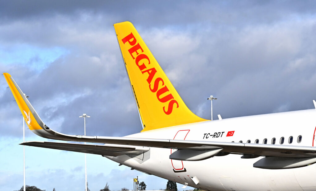 Pegasus Airlines celebrates 100,000 passengers at Birmingham Airport