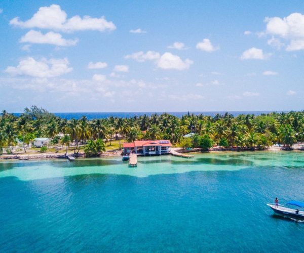 5 Gorgeous Caribbean Destinations Where You Can Live Under $1500 Per Month