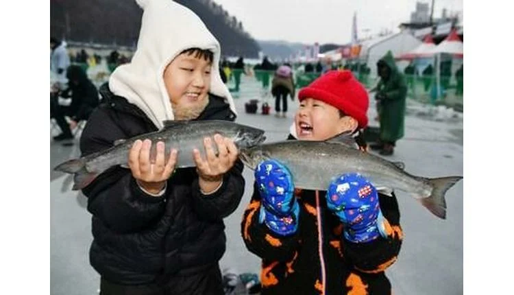 Hwacheon ice fishing festival draws global visitors